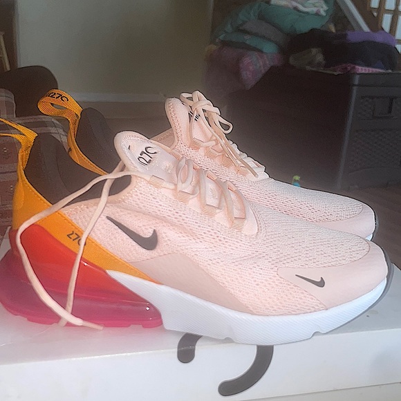 |UNUSED | Nike women’s Air Max | size 8.5 | washed coral - Picture 1 of 3